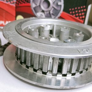 Clutch Assembly For Dream Yuga (Combo HUb & Center)